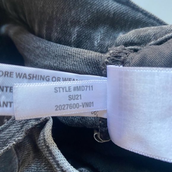 Madewell | The Perfect Vintage Jean in Lunar Wash - Picture 10 of 15